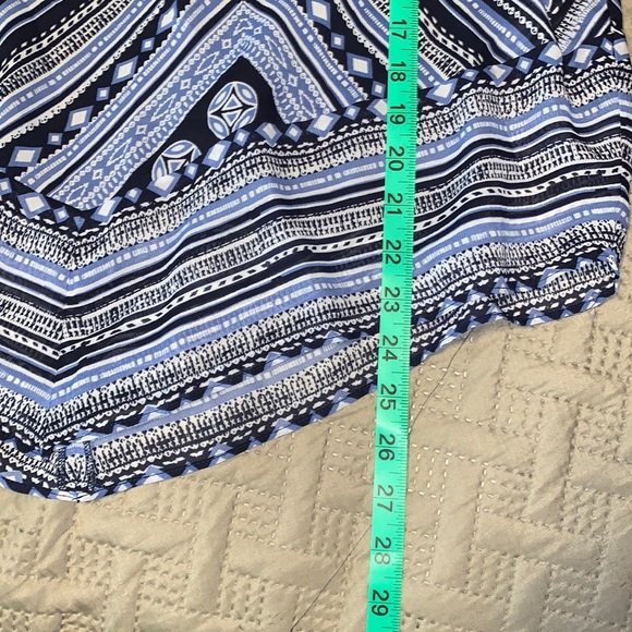 Like new! AB Studio Tank Top - Picture 8 of 10